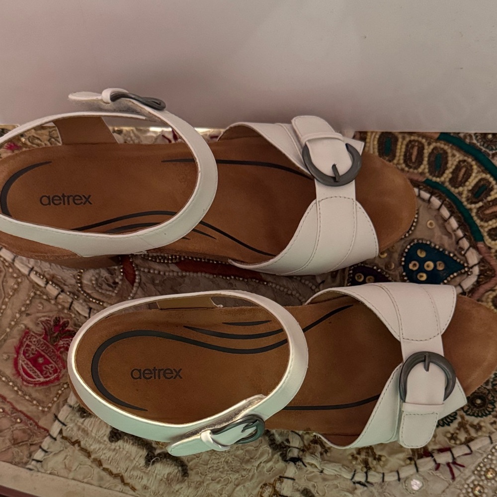 Aetrex White Platform Sandals Size 10US/ 41 - Picture 2 of 15
